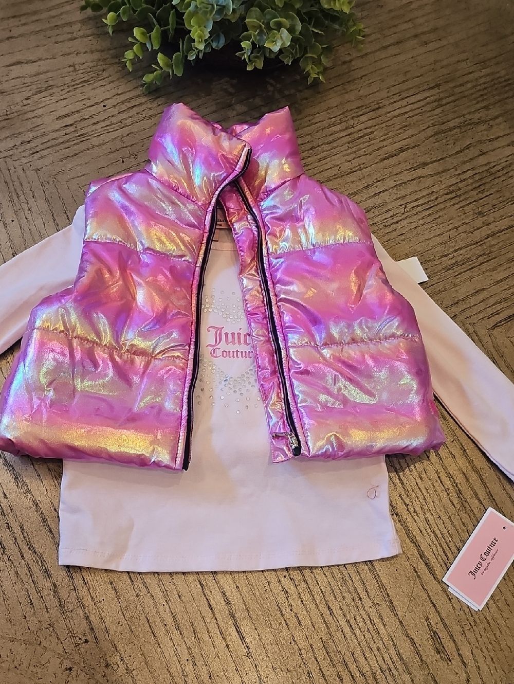 Juicy Couture Girls' Iridescent Pink Shimmer Puffer Vest And Shirt Size 4T NWT